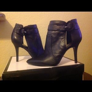 Nine West black leather ankle bootie